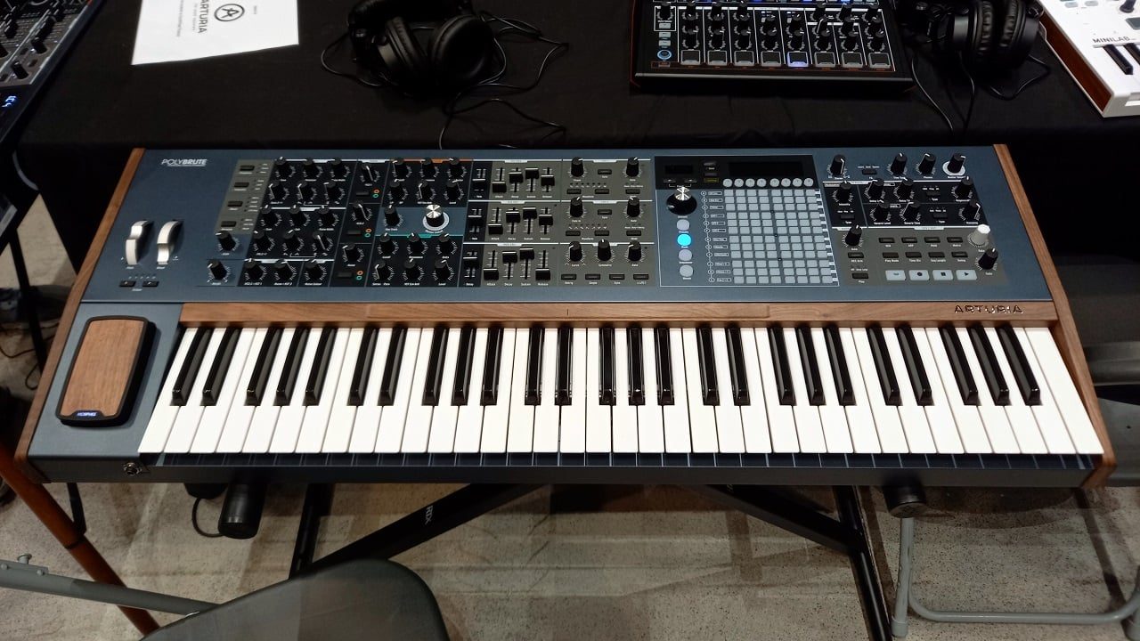 Le Synthfest 2022 : c'est magique ! 17 Arturia Polybrute synthétiseur analaogique incroyable