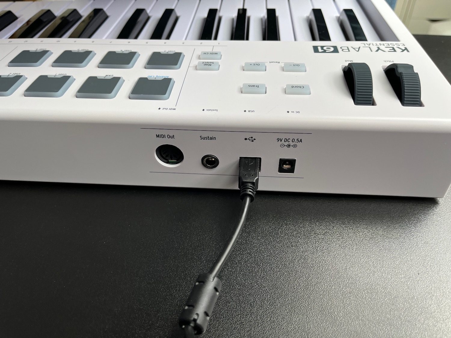 Arturia V-Collection 9 et Keylab le combo idéal ? 15 Arrière Arturia Keylab Essential 61