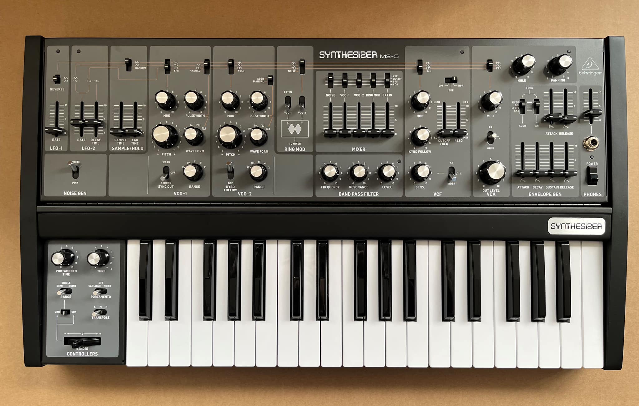 Nouveautés synthés avril 2023 16 Behringer MS-5 façade avant