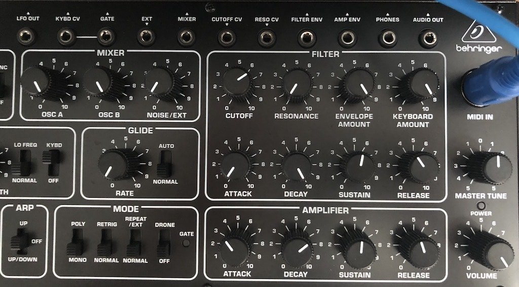Le Behringer Pro-1 et Yazoo Don't Go ? 7 Behringer Pro-1 Les réglages filtre et enveloppes