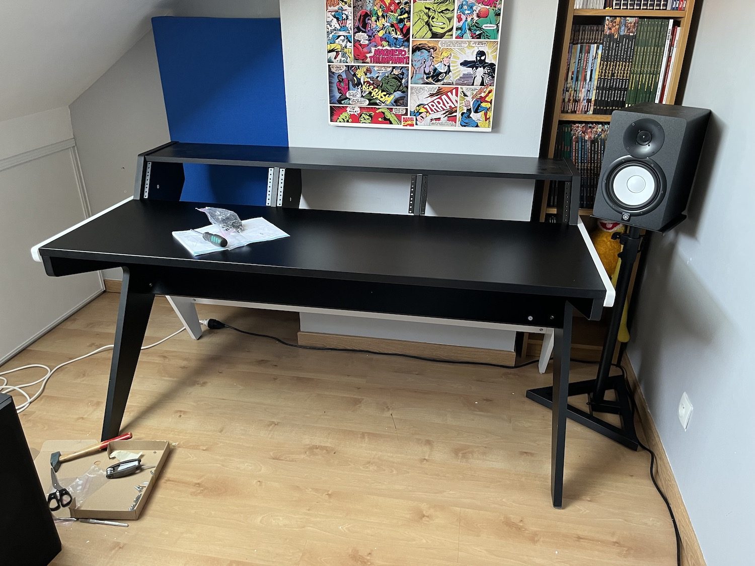 Bureau Zaor Vision W assembl&eacute; synthfood