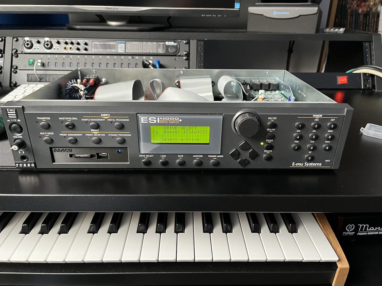 Carte Zulu SCSI la solution idéale pour votre sampler ? 9 ZuluSCSI dans un E-Mu ESI4000