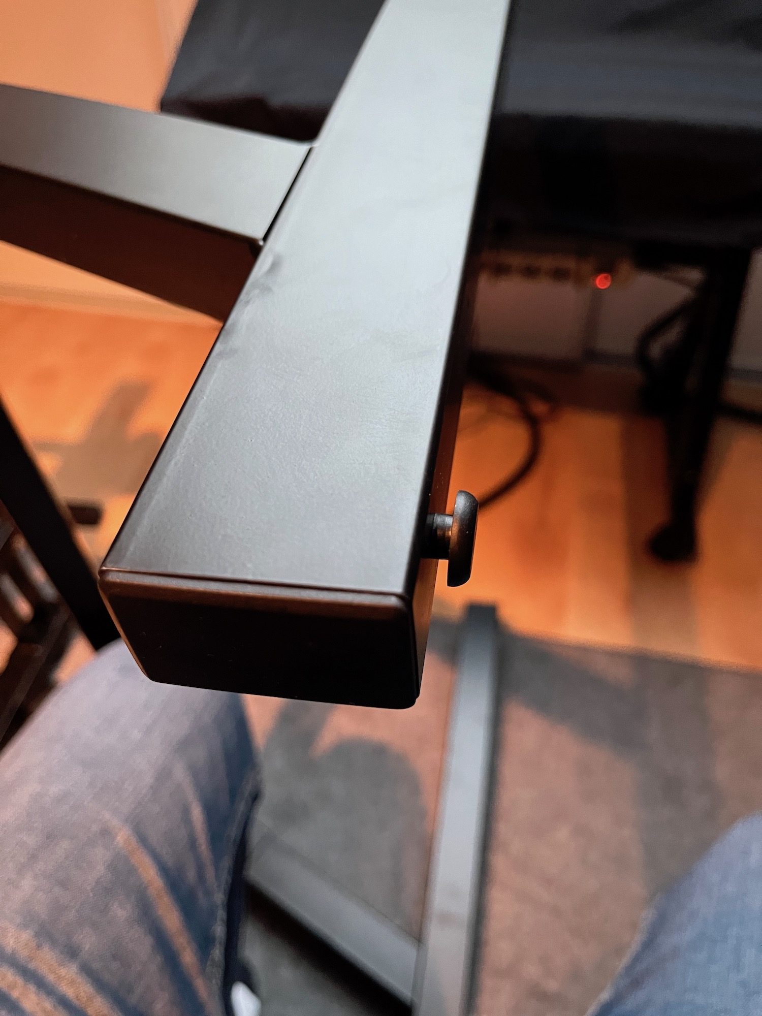 Quel pied choisir pour votre synthétiseur ? 15 Retirer les embouts pour installer les ZM 99