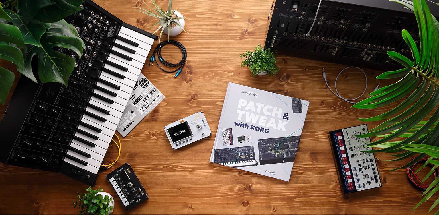 Nouveautés synthétiseurs de mai 2022 5 Bundle Korg NTS-2 et le livre de BJOOKS