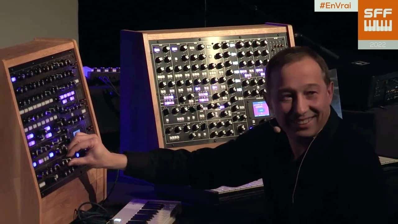 Son de lead by Kurtz Mindfields - recette n°2 1 Jean-Luc Briançon en pleine démo du SYNTHR4 au SynthFest 2022