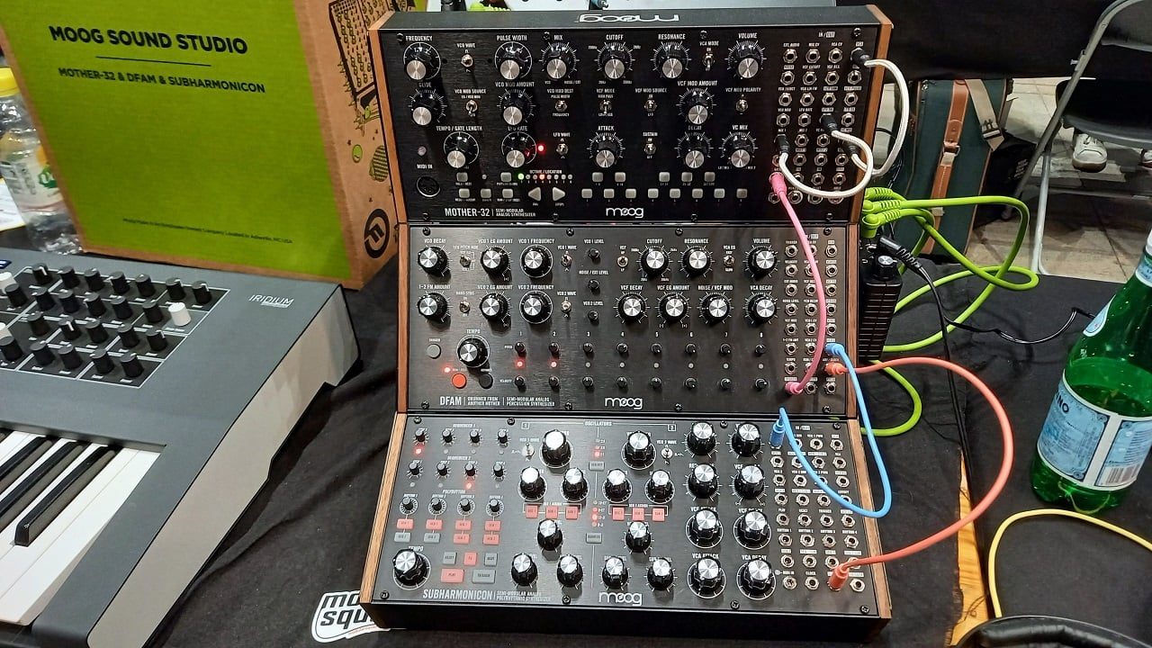Le Synthfest 2022 : c'est magique ! 32 Moog Sound Studio complet - crédit photo Stéphane Garganigo