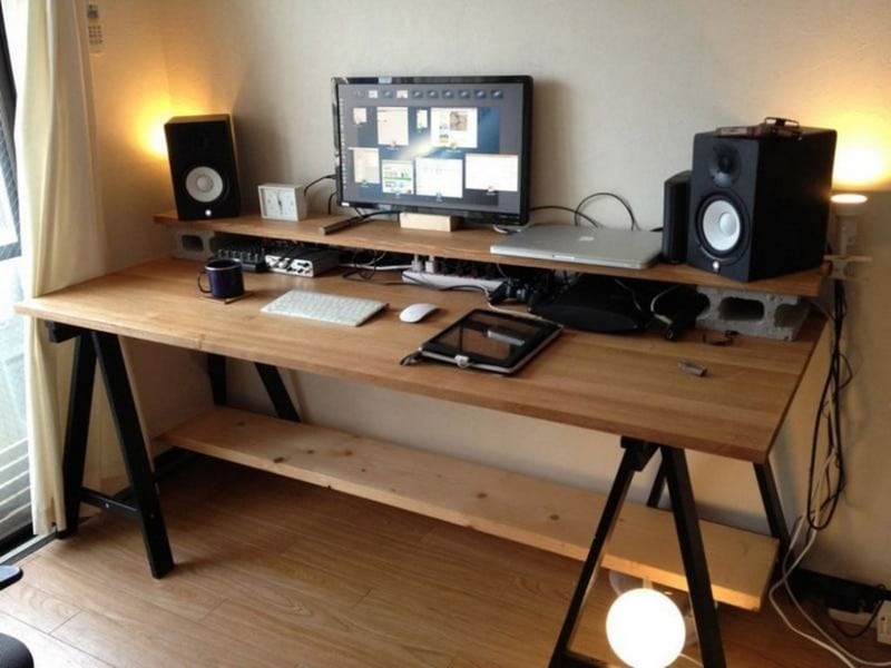 Un bureau tr&egrave;s spacieux et pourtant simple
