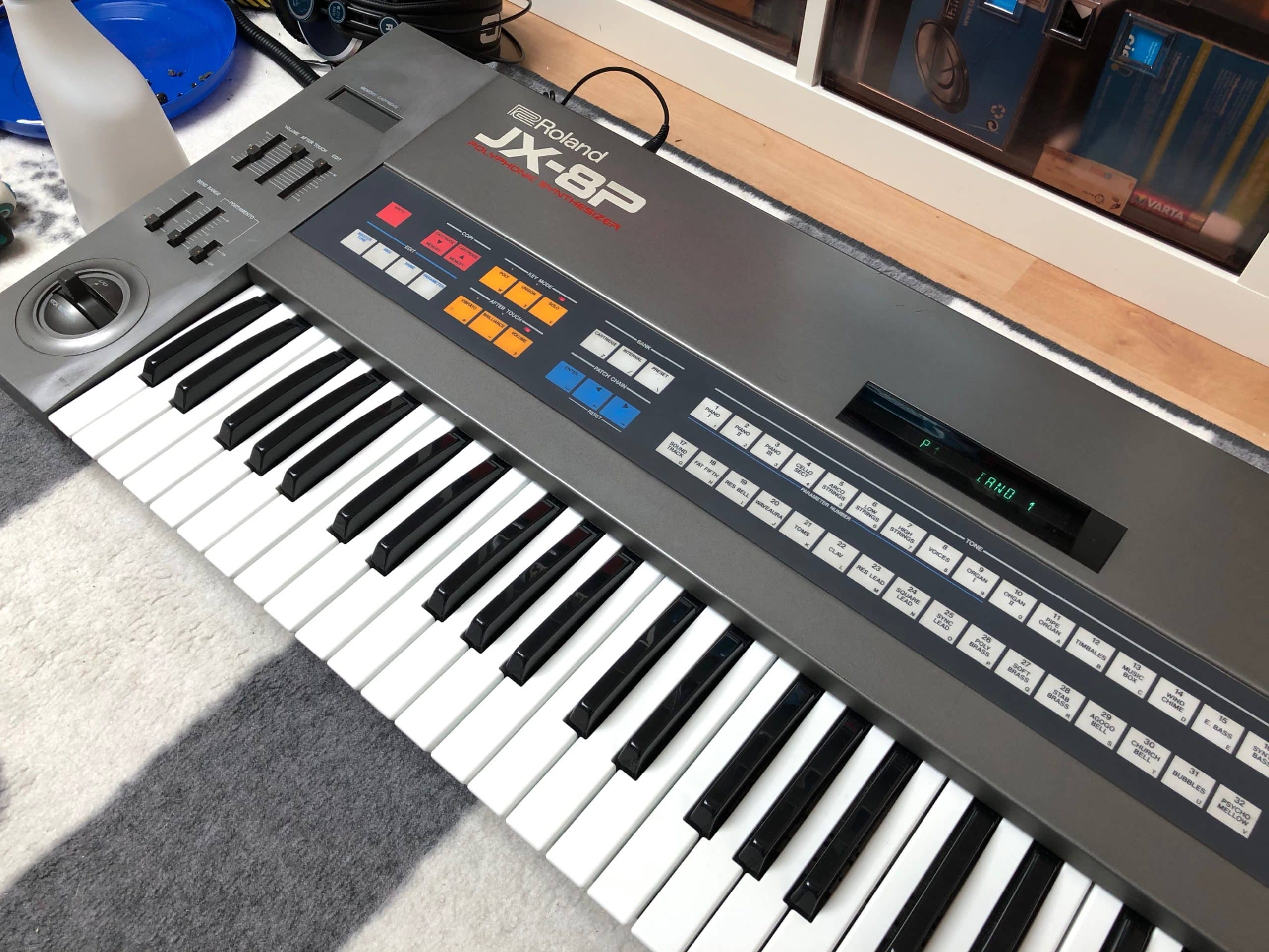 Réparation de l'Aftertouch du Roland JX-8P 27 Photo du Roland JX-8P remonté