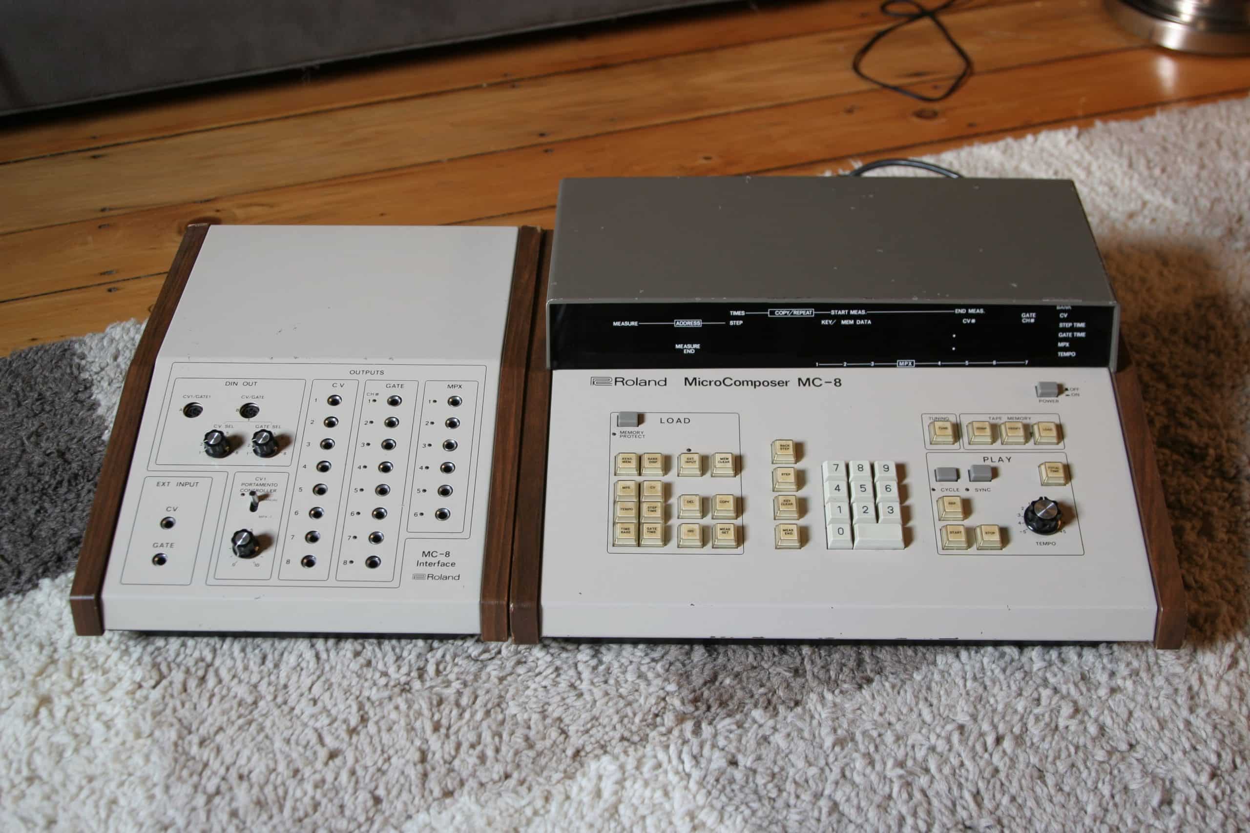 Choisir votre séquenceur et synchroniser vos synthétiseurs 14 Le Roland MC8 avec son boitier de connexions