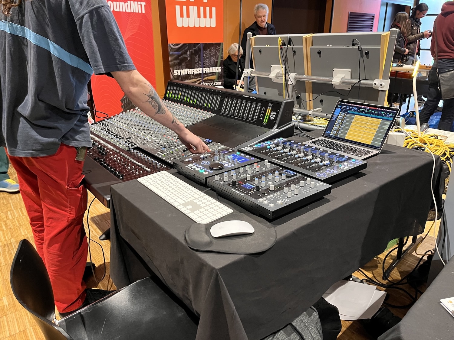 SynthFest 2024 une édition incroyable 43 tables mixage SSL