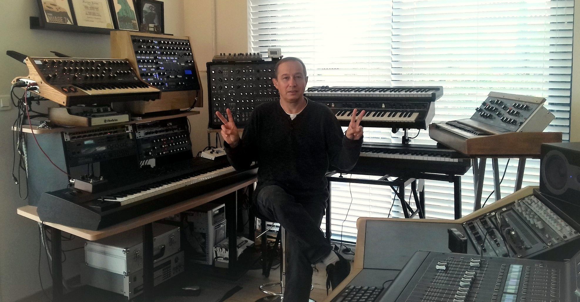 Son de lead by Kurtz Mindfields - recette n°2 2 Jean-Luc Briançon dans son studio NUAGE 7