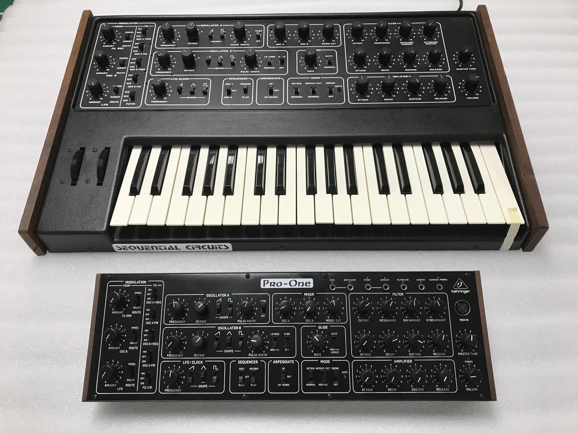 Le Behringer Pro-1 et Yazoo Don't Go ? 9 L'original le Sequential Pro One, et son clone le Behringer Pro one (un prototype)
