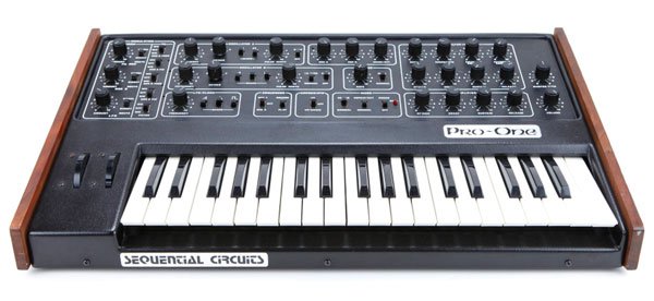 Le Behringer Pro-1 et Yazoo Don't Go ? 1 Photo du Sequential Pro One : l'original !