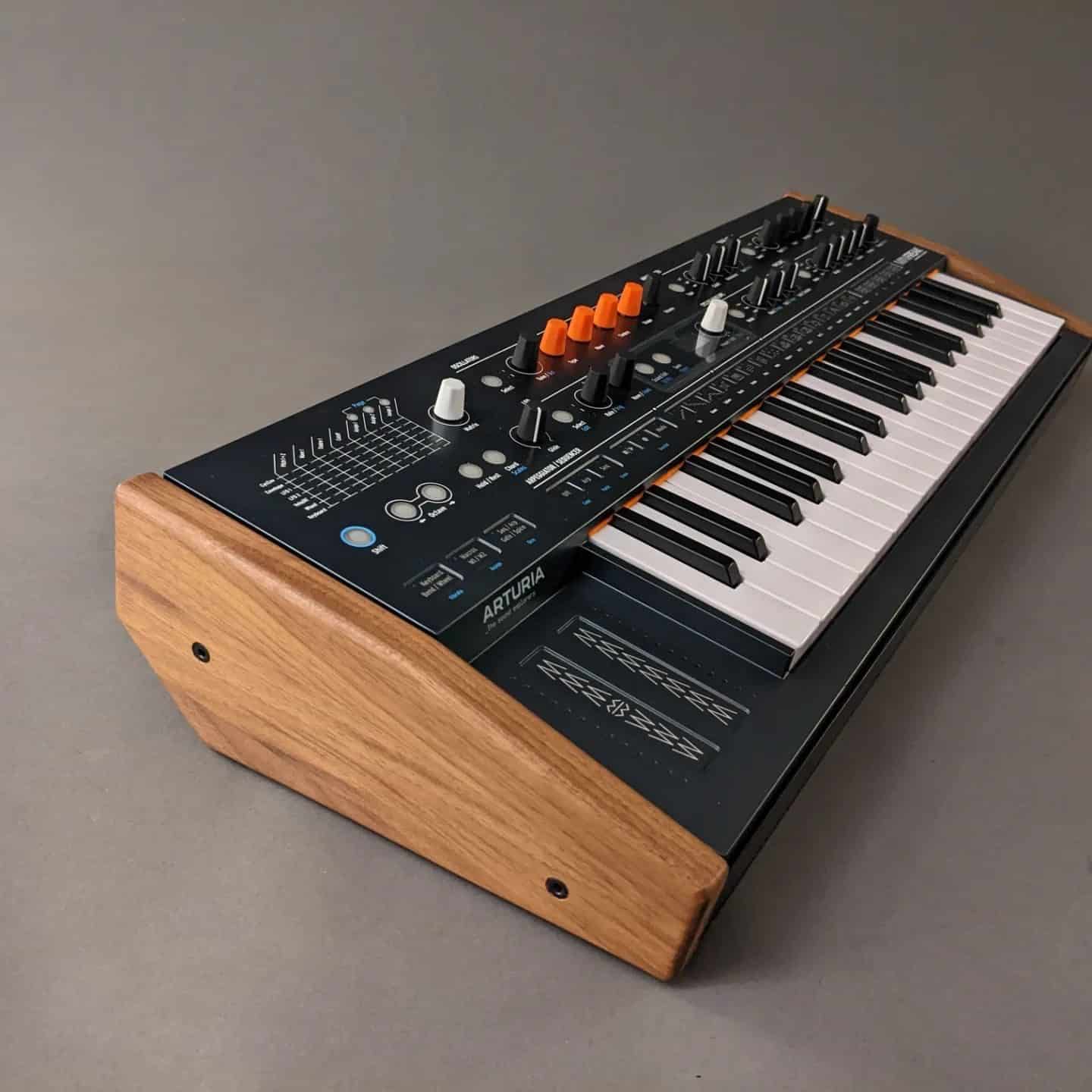 Arturia Minifreak le test complet 30 Minifreak flancs bois 1