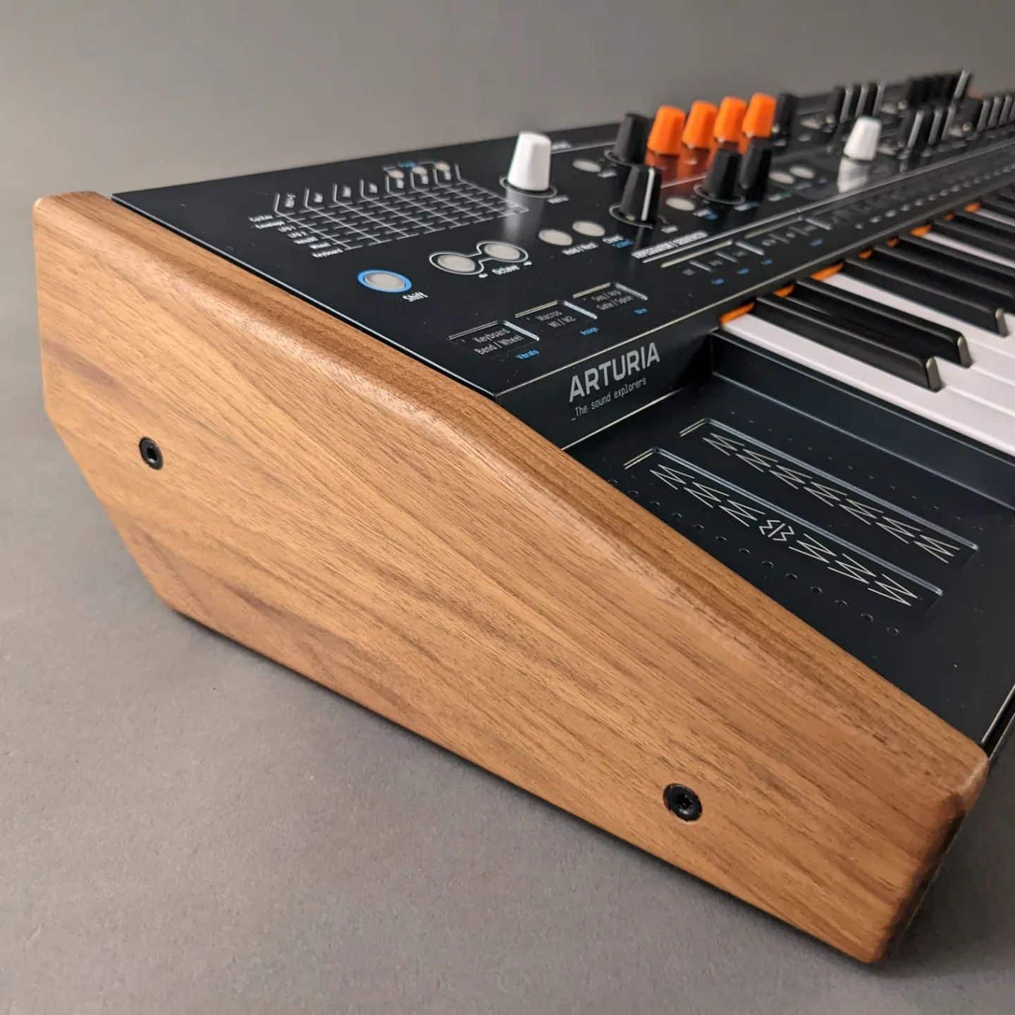 Arturia Minifreak le test complet 33 Minifreak flancs bois 4