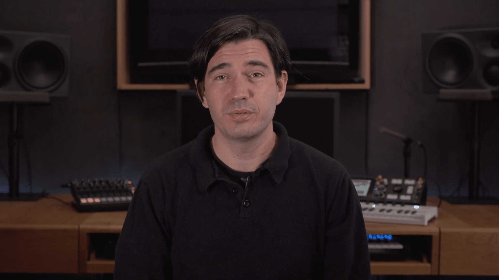 Apprenez facilement la synthèse FM avec la formation "Maîtriser le design sonore en synthèse FM" de Saw Up 3 Tana Barbier le formateur qui va vous apprendre la synthèse FM