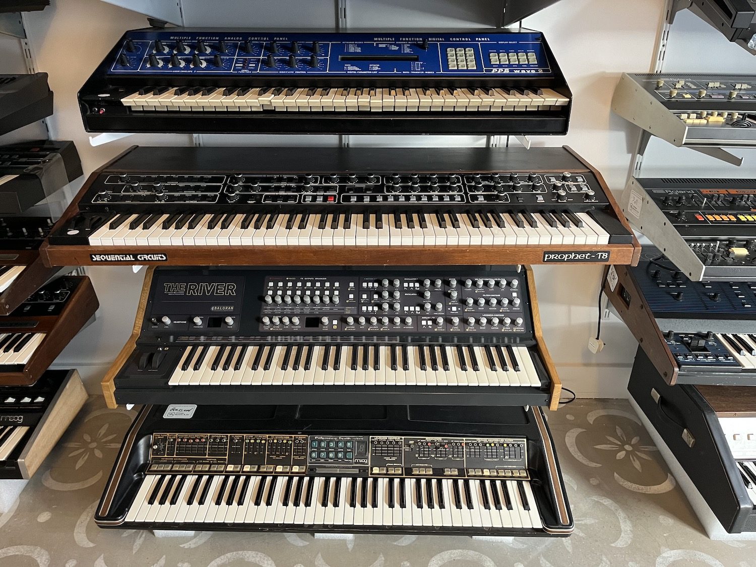 Prophet T8