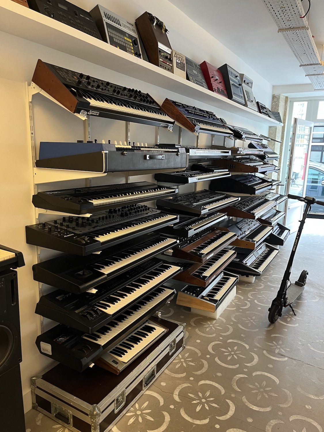 atelier vintage synths and co 3