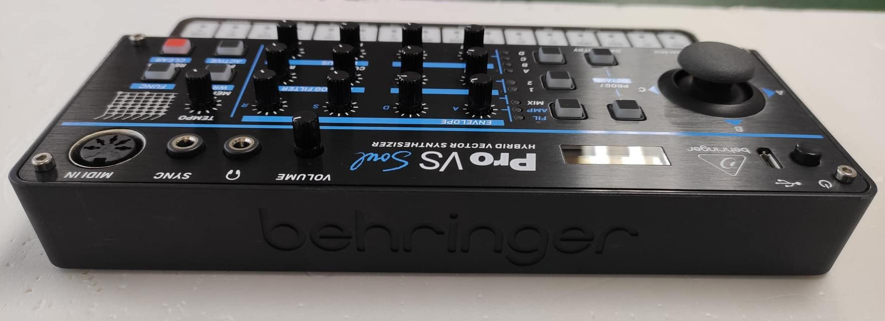 Les news synthés de février 2022 3 Arrière du Behringer PRO-VS