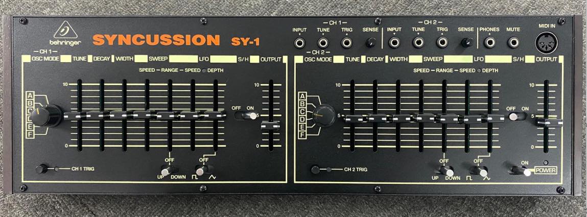 Nouveautés synthétiseurs de Janvier 2022 5 Behringer Syncussion SY-1