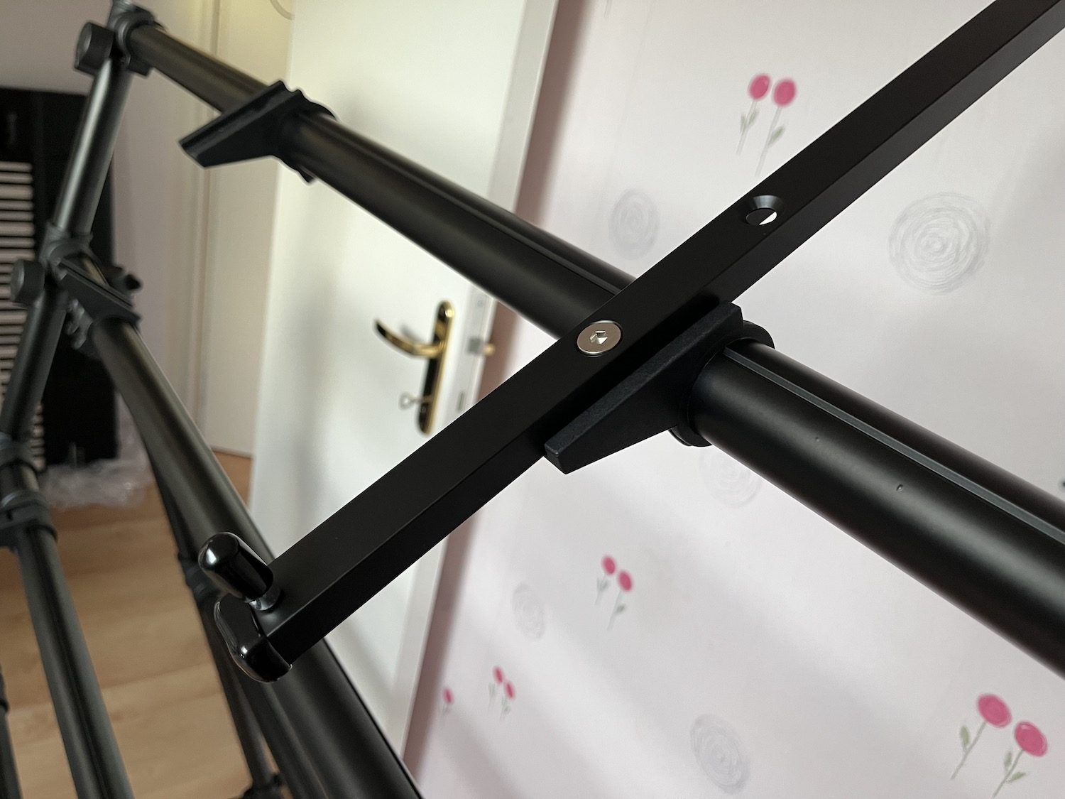 QUIK LOK MKS4 stand 4 claviers en test 18 Bras fixé pour poser les claviers
