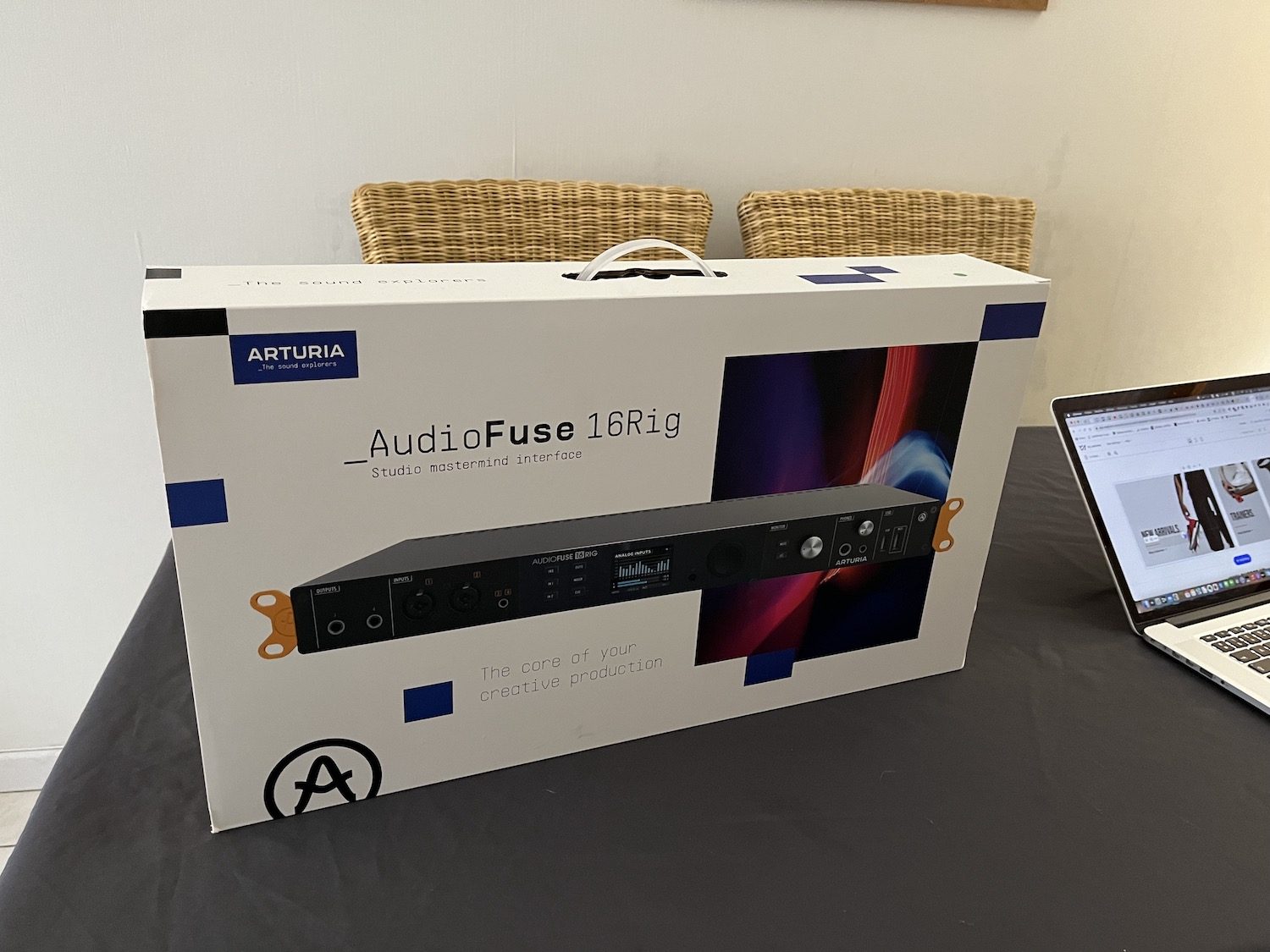 Arturia AudioFuse 16Rig idéale pour les synthétiseurs ? 7 Carton de la carte son Arturia AudioFuse 16 Rig