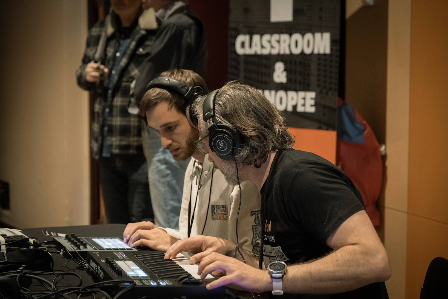 SynthFest 2024 une édition incroyable 42 Jovan et Olive sur le stand Novation