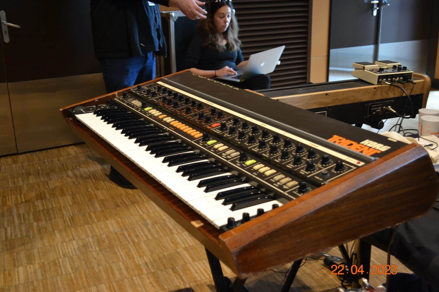 Korg Trident modifi&eacute; par Tony Steel au SynthFest 2023
