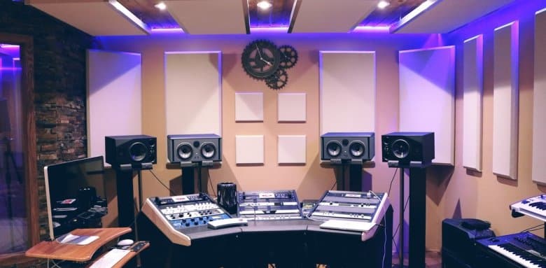 Les étapes pour installer son home studio 9 Studio avec lumière intégrée