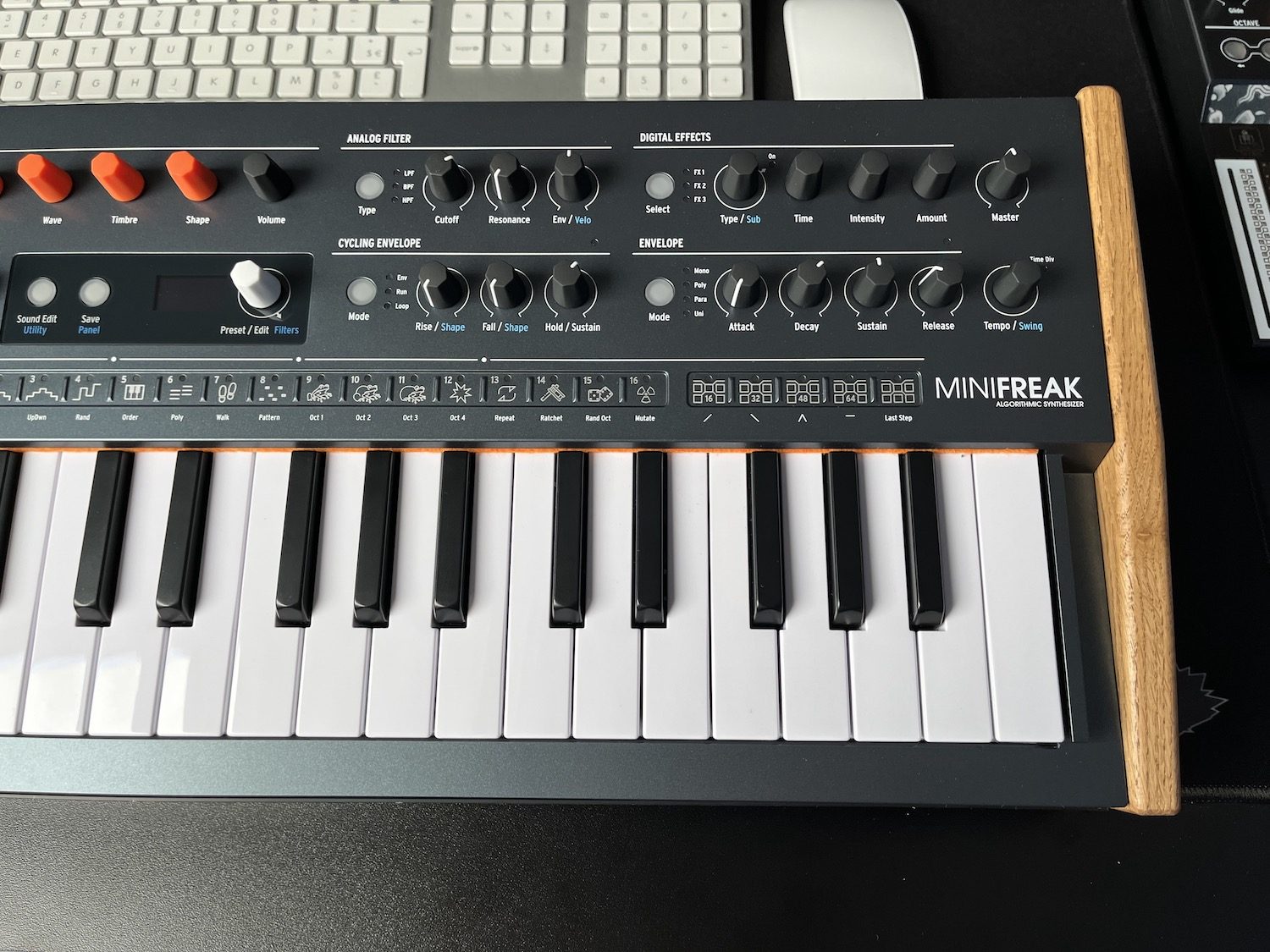 Arturia Minifreak le test complet 7 Arturia Minifreak interface partie droite