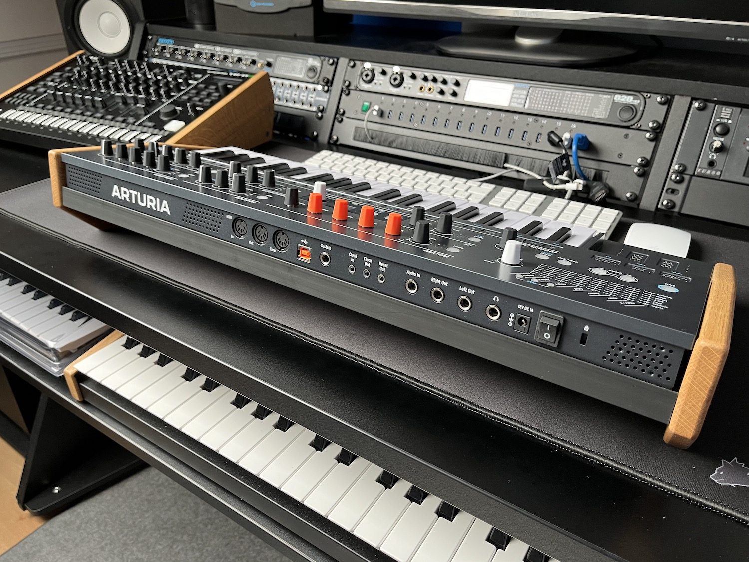 Arturia Minifreak le test complet 8 Arturia Minifreak interface partie arrière