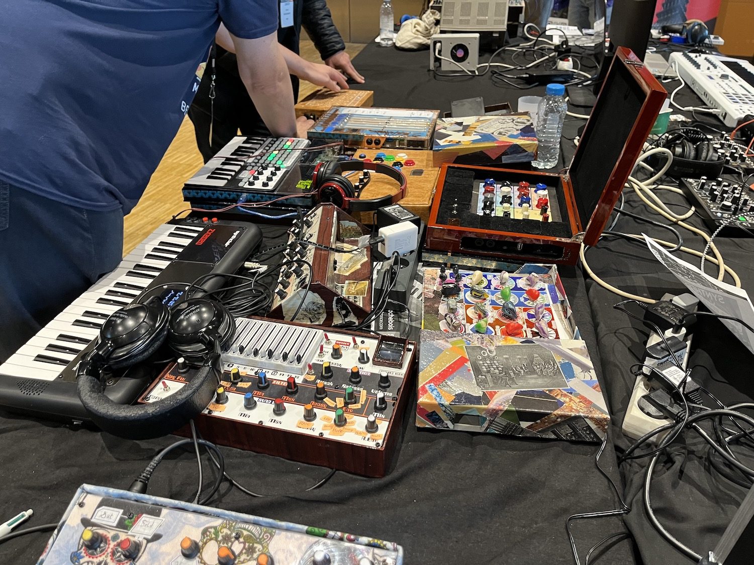 Stand Cyberneticien au SynthFest 2023