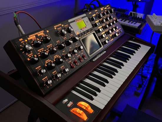 Minimoog voyager synthfood